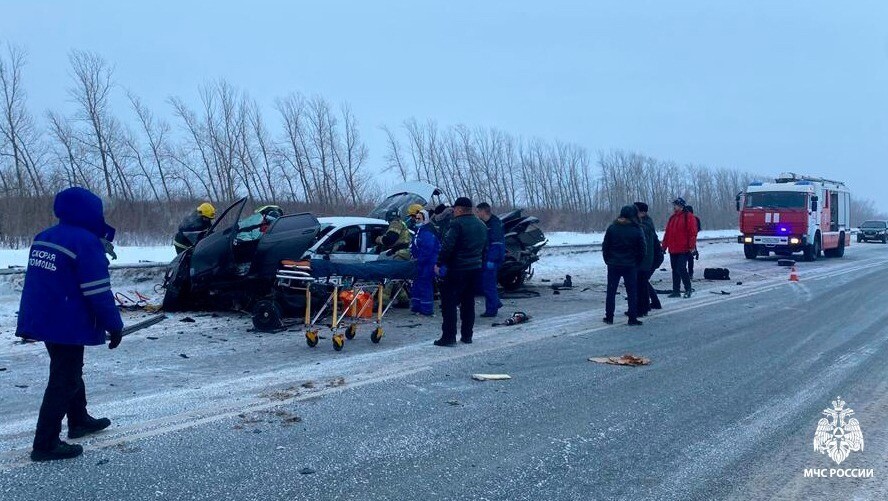 Уфа-Оренбург юлында авариядә ике кеше үлгән, дүрт кеше имгәнгән