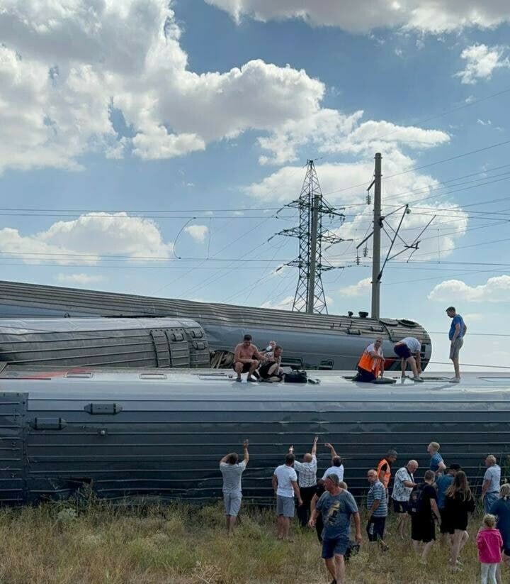 Казан-Адлер поезды пассажиры: «Поезд як-якка селкенә һәм ава башлады»
