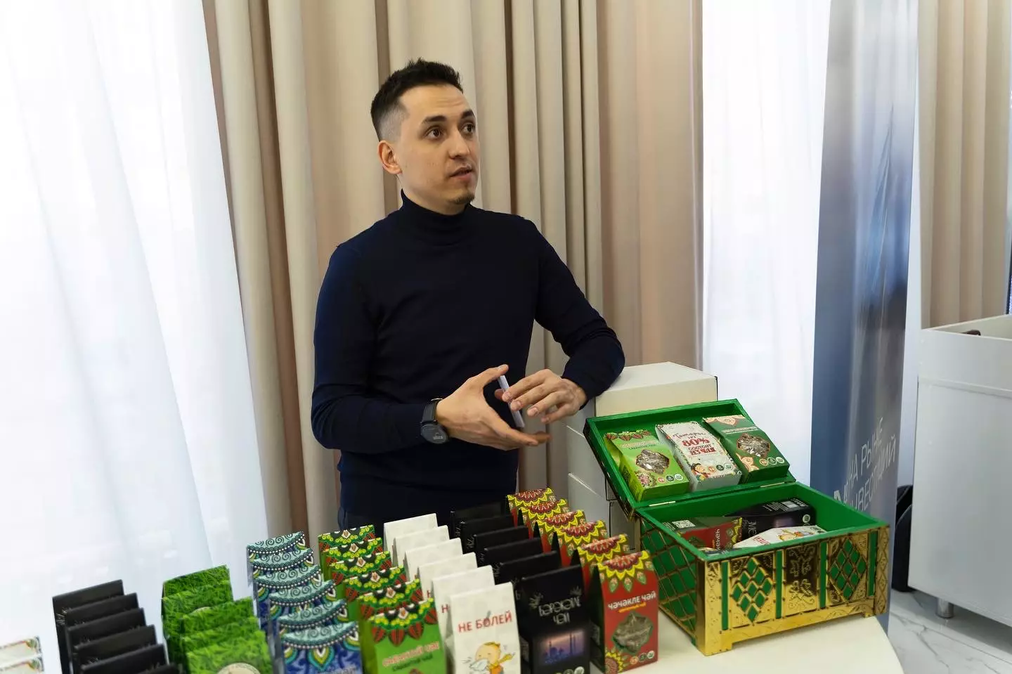 Сандыклап чәй сатучы Нияз Сабиров: «Чәйләр тәмле генә түгел, ә файдалы да булырга тиеш»