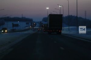 М2 трассасында берьюлы иллеләп машина бәрелешкән - видео
