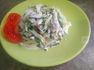 Кальмардан җиңел салат рецепты