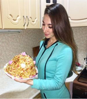 "Татар малай" блогерының хәләл җефетеннән чәкчәк рецепты