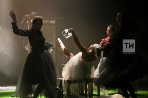 "Фронтовичка": Әтнә театрында мәхәббәт һәм хыянәт турында драма