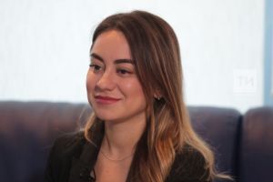 "Ирең кайда?": Айсылу Габдинова иренең һөнәре турында сорауга җавап бирде