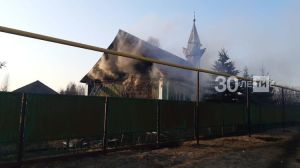 Татарстандагы бер авылда мәчет бөтенләй янып беткән