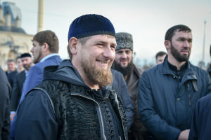 Чечня башлыгы Рамзан Кадыров 200 кияүгә кәләше өчен калым түләргә ярдәм итәчәк