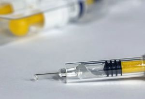 Кемнәргә коронавирустан вакцина ясатырга ярамый?