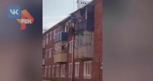 Аяксыз калган ир-ат фатирга балкон аша кереп йөри торган «лифт» ясаган -  видео