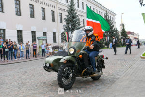 Республика көне: гармунчы Тямаев, яңартылган 175 гимназия, мотоциклдагы Миңнеханов