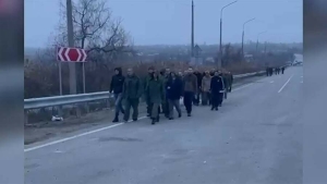 35 хәрбинең Украина әсирлегеннән кайту видеосы чыкты