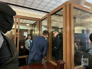 Казан мәктәбендә атыш турында эш буенча хөкем ителүче Илназ Галәвиев адвокатын алыштырган