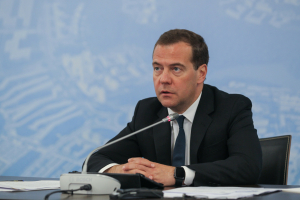 Медведев Россиядән китеп, илгә җиңелү теләгәннәргә кире кайту шартларын әйтте