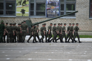 Лукашенко Украинада хәрби хәрәкәтләрне туктатырга тәкъдим итте