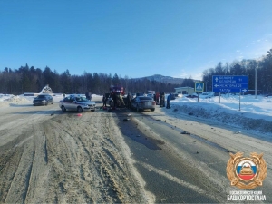 Казанга баручы машинада кияү белән кәләш, каршыга килүче машинада журналист һәлак булган