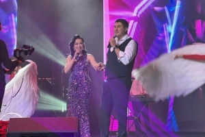 Айрат Ильясов хатыны Ләйсән Сөнәгатова кече кызы белән хастаханәгә эләккән