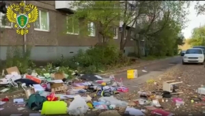 «Чүп-чар белән бергә ташлаган»: Уфада әти кеше 3 яшьлек баласын тәрәзәдән ыргыткан