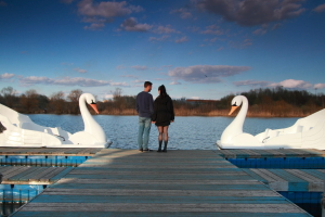 Хатыным, балаларны миңа калдырып, башка иргә китте...