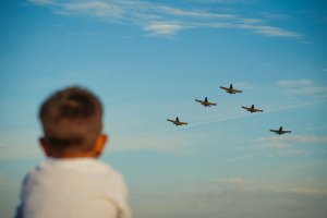 Ата-аналар үз балаларыннан алимент таләп итә аламы: реаль вакыйгалар һәм суд карарлары