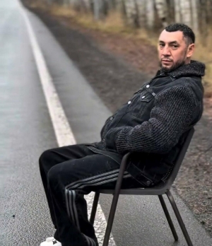 Фирдүс Тямаев иң якын кешесен югалтучыларга багышланган җырга клип төшергән