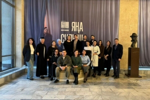 Айдар Җаббаровны спектакль куярга өйрәтеп кайттык. Кем дисәгез, без ул – журналистлар!