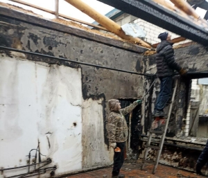 Шыгырданда татар теле укытучысы йорты янып беткән: «42 ел җыйган дәүләтне чүпкә ыргыттык»