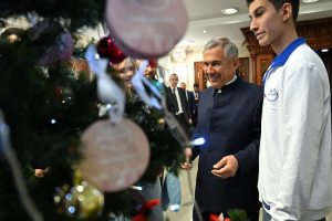 Рөстәм Миңнеханов «Теләкләр чыршысы» акциясендә балаларның хыялларын тормышка ашырачак