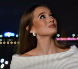 Гүзәл Уразова кызы Элларидан җыр: «Йолдызым, бизәүчем мәхәббәт күгемне...»