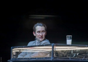 «Сафлык музее»: мәхәббәт (юк анда) һәм 42 көнлек шәһвәт турында озын, бик озын спектакль