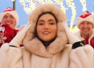 Зәринә Хәсәншинадан яңа җыр: «Өмет-бәхеткә күмелсен туасы Яңа еллар...»