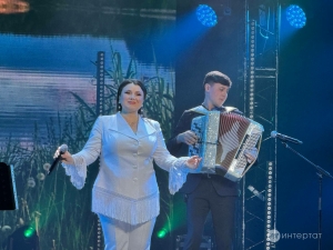 Усал әби, чын мәхәббәт һәм казлар: Сиринә Зәйнетдинова концертыннан репортаж