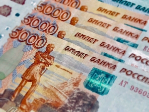 Кемнәргә 300 мең сумнан күбрәк хезмәт хакы түлиләр?