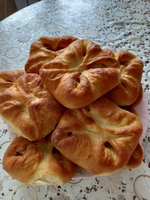 Бик тәмле алма бәлеше һәм пәрәмәче рецепты