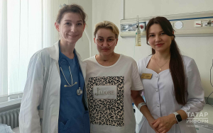 «Үз-үземне дәвалап маташтым»: Татарстан табиблары яшь әнине үлемнән алып калган