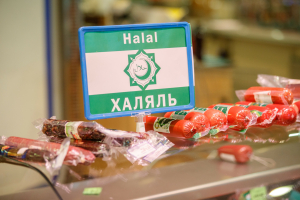 Хәләл булмаган азык ашатылган хайванның ите хәләлме?