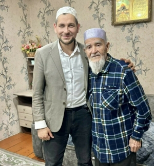 Буада яшәүче 98 яшьлек ветеран Котдус Мөлеков: «Тормышның матурлыгын күреп яшәргә кирәк»