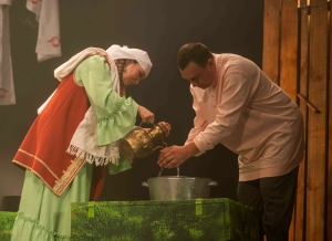 Әтнәдә премьера – «Остазбикә»: этнография һәм өч алма. Шул гына!