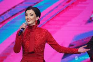 Фирүзә Хафизова әтисе истәлегенә җыр язган: «Күлмәк изүләрен ачып, әткәй чүмәлә сала...»