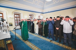 Тарихи Мәчкәрә мәчетендә Корбан гаете: «Кеше гомере, малы һәм намусы – изге төшенчәләр»