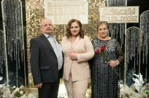 Федераль эзләүдәге блогер Илүсә Фәләхованың әнисе читтәге оныгын тәүге тапкыр кочаклаган