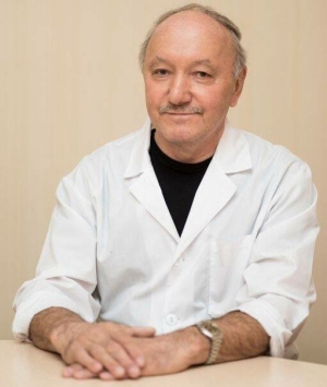 Ижевскиның баш травматологы Әнвәр Вәлиев: «Иң элек сүз, аннан дару, ахырда гына пычак»