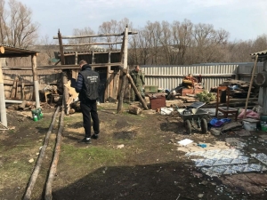 «Апасын кимсеткән өчен». Күрше төбәктә үсмер малай 13 яшьлек кызны вәхшиләрчә үтергән