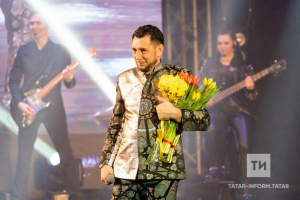 «Йөрәгем белән яздым»: Фирдүс Тямаев әтисенә багышлаган җырын тәкъдим итте