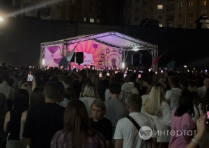«Татар радиосы» һәм ТМТВның җәйге дискотекасынан репортаж: кемнәрне ишетеп һәм күреп була