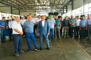 Балачак узган йорт, мич коймагы, басулар, глэмпинг: Рөстәм Миңнеханов өч районда булды