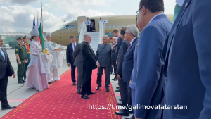 Казан аэропортына алтын самолет төште: Малайзия Королен Татарстан Рәисе каршы алды