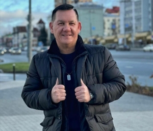 Илназардан яңа җыр: «Кайттым сабый чакларыма»