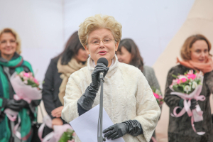 Елена Малышева кызларны 18 яшь тулгач ук бала табарга чакыра