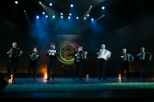 «Тантана» театр премиясе быел Әтнә театры сәхнәсеннән тапшырылачак. Гаризалар кабул ителә