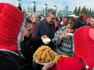 Казан ипподромында республикакүләм Нәүрүз: «Язның иң матур бәйрәмнәренең берсе»