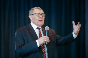 Шагыйрь Рәдиф Гаташ 85 яшьлек юбилеен бәйрәм итә